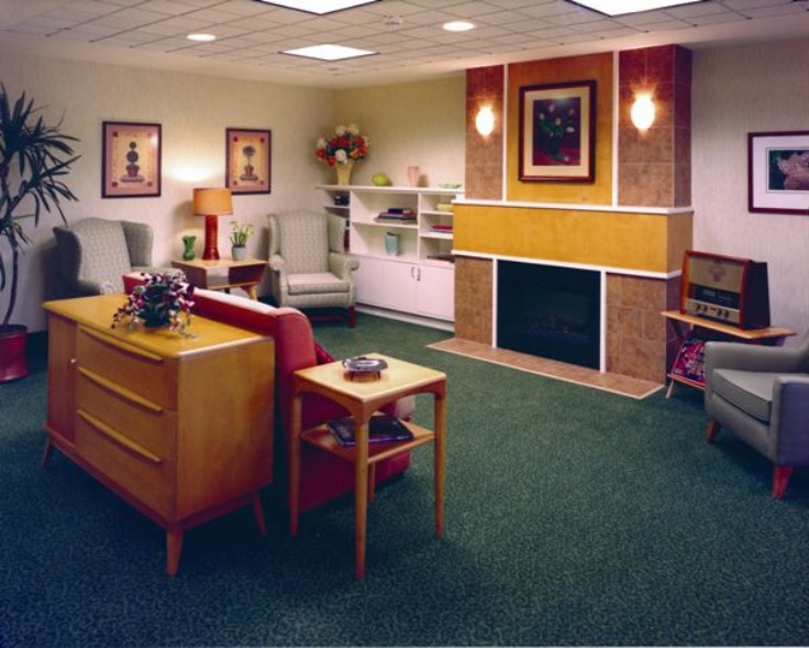 ROSS-WORTHEN ALZHEIMER'S UNIT 1950'S LIVING ROOM